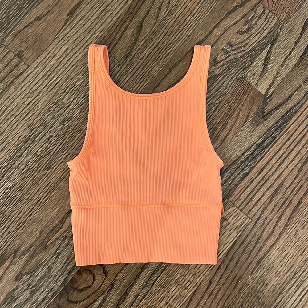 Lululemon Workout Top (SIZE 2)